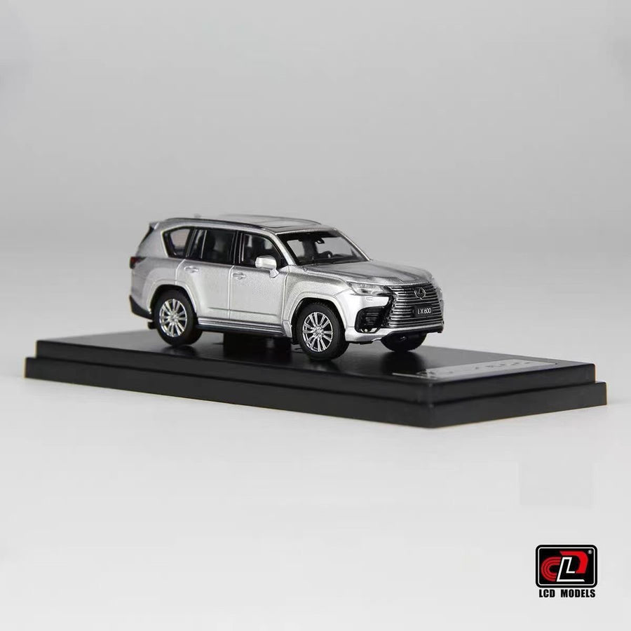 Lexus LX600
