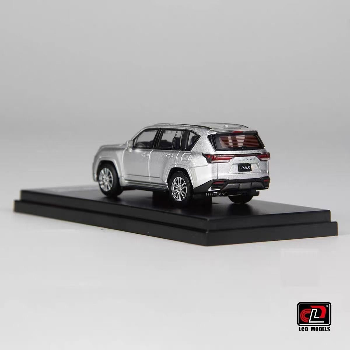 Lexus LX600